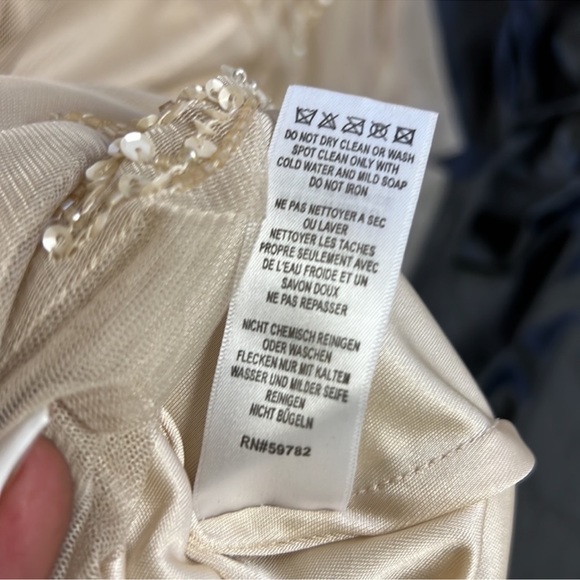 Adrianna papell cap sleeves sweetheart neckline beaded long gown - Picture 8 of 8